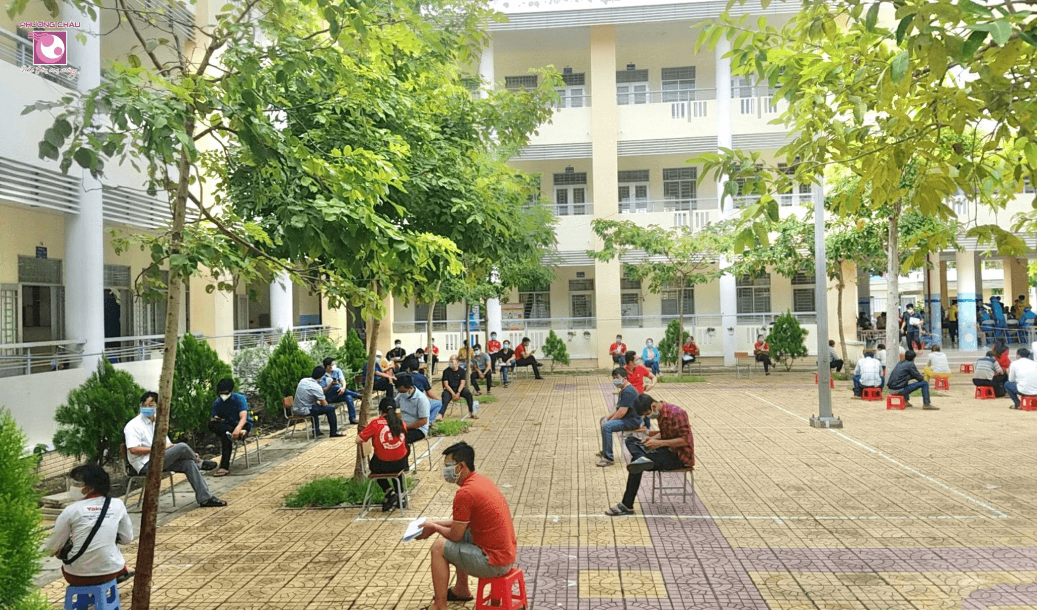 Covid-19 vaccination for the community during the pandemic - Phương