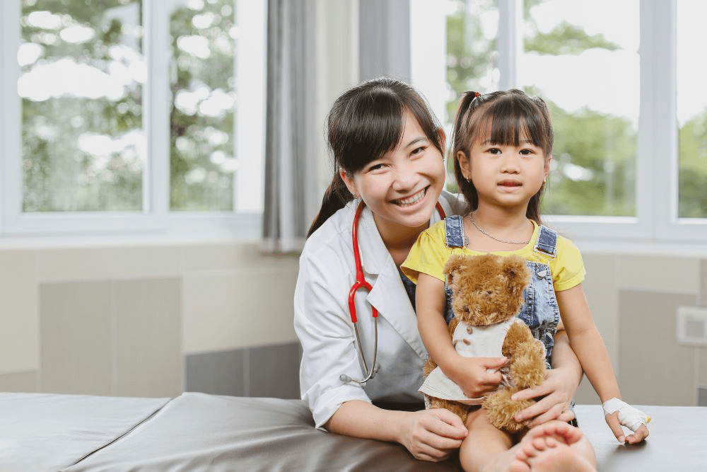 Con chào đời an toàn, phát triển khỏe mạnh toàn diện cùng Khoa Nhi - Sơ sinh