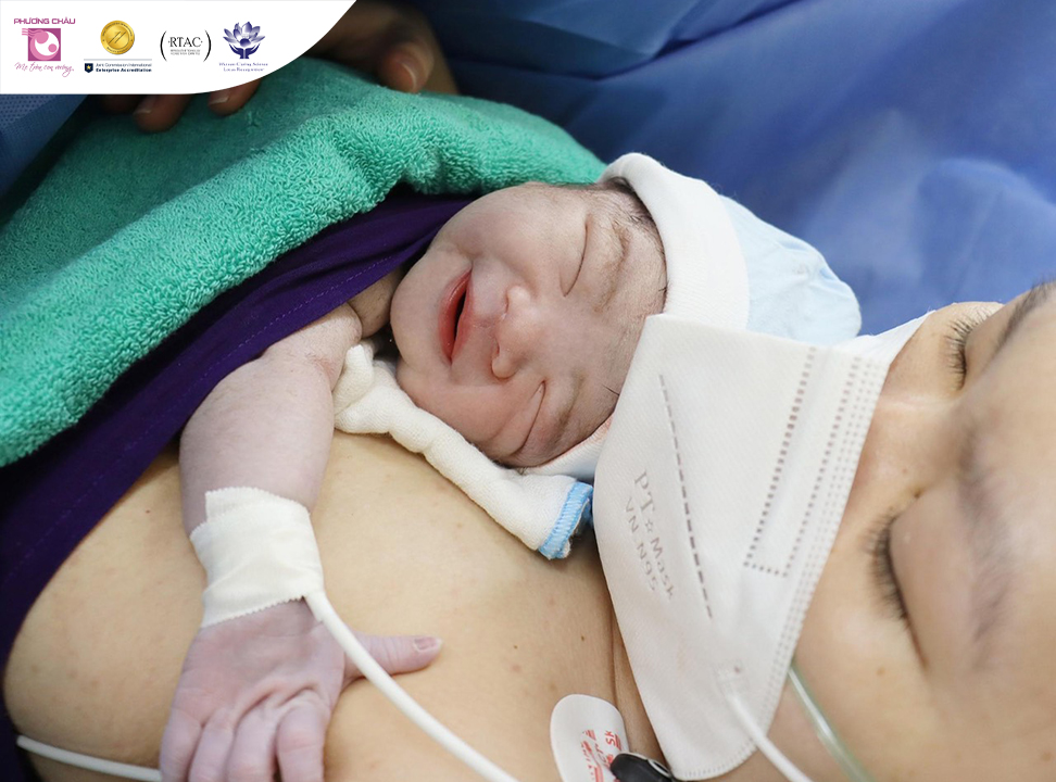 Hình ảnh em bé mẹ trong con vuông tại Phương Châu