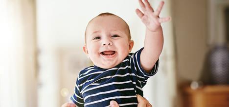 Ngôn ngữ ký hiệu của bé: Đôi bàn tay này sinh ra để nói chuyện!