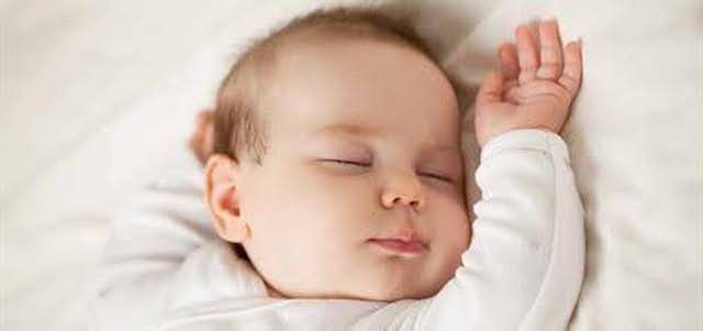 Mách cha mẹ những cách đánh thức trẻ sơ sinh hiệu quả