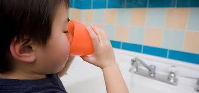 Bạn đã biết cách bổ sung fluor cho răng trẻ chưa?