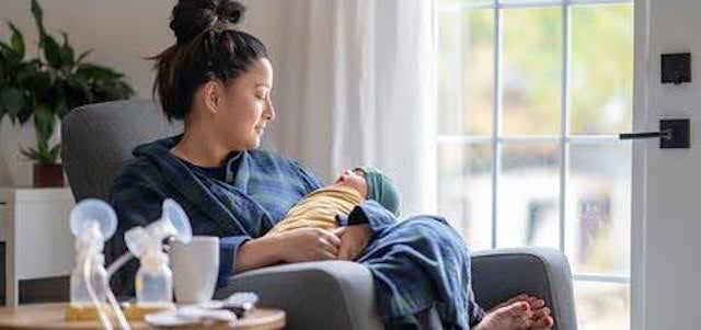 Mẹ ít sữa phải làm sao? 5 bước cải thiện nguồn sữa mẹ