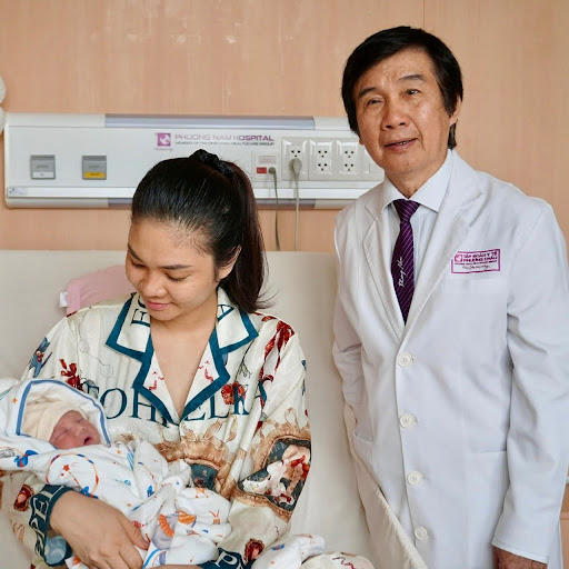 Đối mặt với nguy cơ cắt bỏ tử cung vì nhau tiền đạo và hành trình "Mẹ tròn Con vuông" của sản phụ