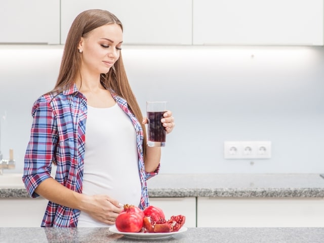 Giải đáp: Bà bầu 3 tháng đầu ăn lựu được không?