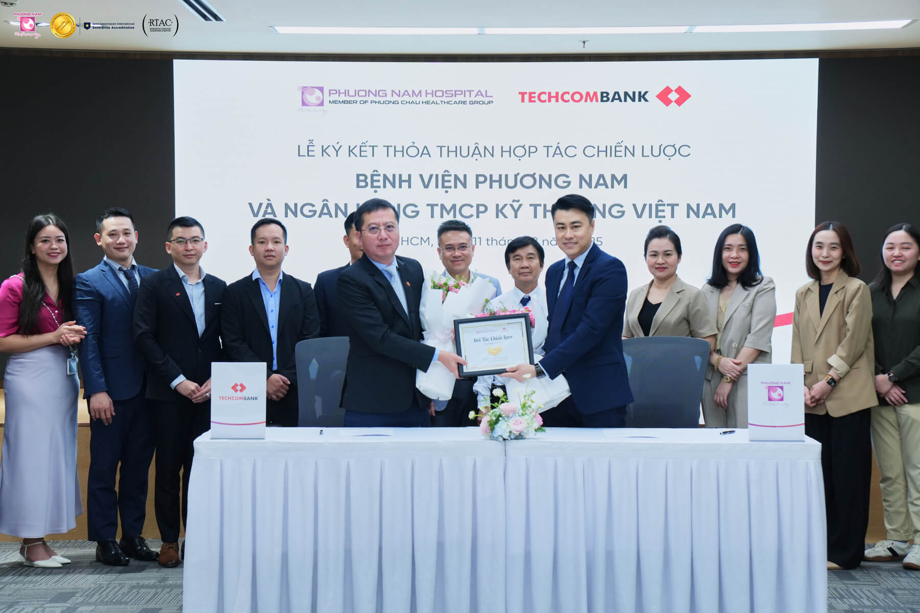Bệnh viện Phương Nam và Techcombank ký kết hợp tác chiến lược: Mở ra đặc quyền chăm sóc sức khỏe toàn diện