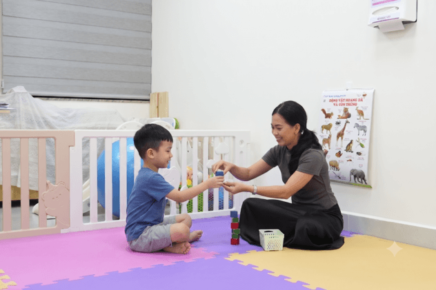 Hỏi đáp với Bác sĩ Phương Nam: Về trẻ chậm nói can thiệp không tiến bộ