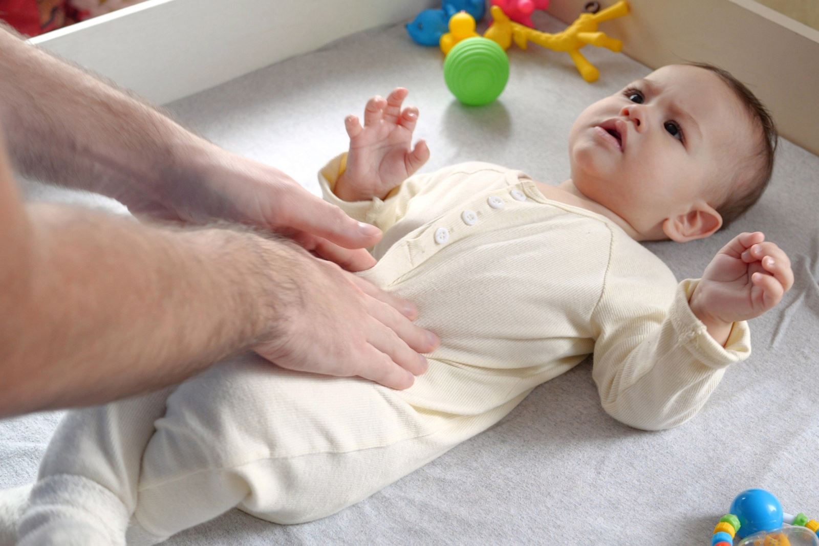 Khóc dạ đề - đau bụng colic