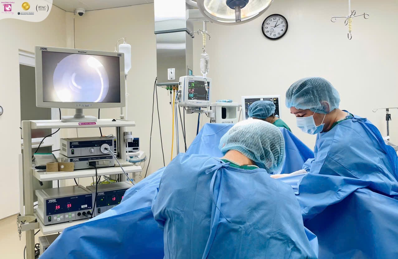 Phát Hiện Song Thai Tại Góc Tử Cung Nguy Cơ Cao