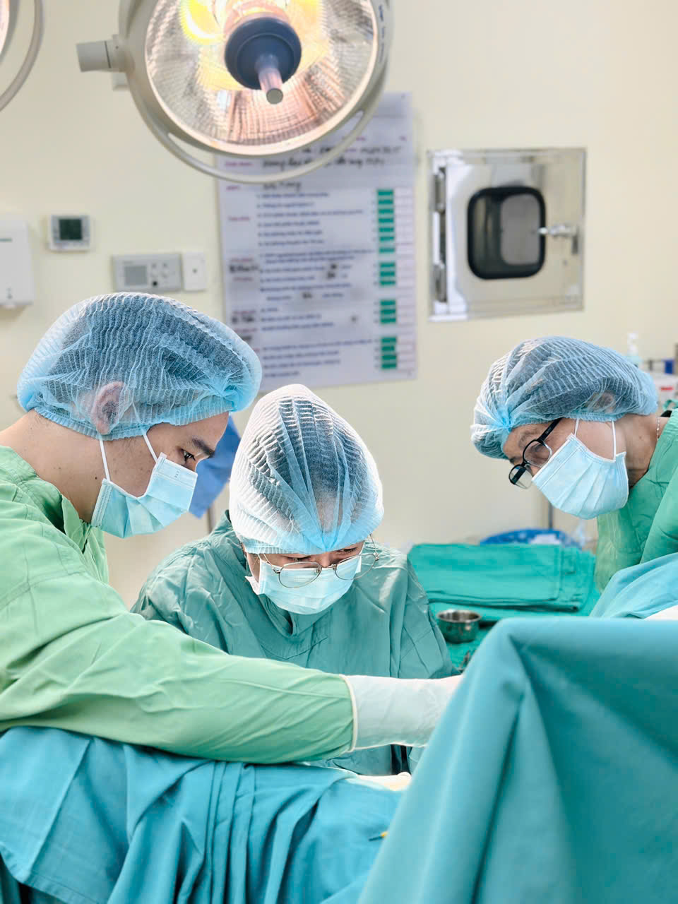 Nang Lạc Nội Mạc Sau Sinh – Dấu Hiệu Mẹ Không Nên Bỏ Qua