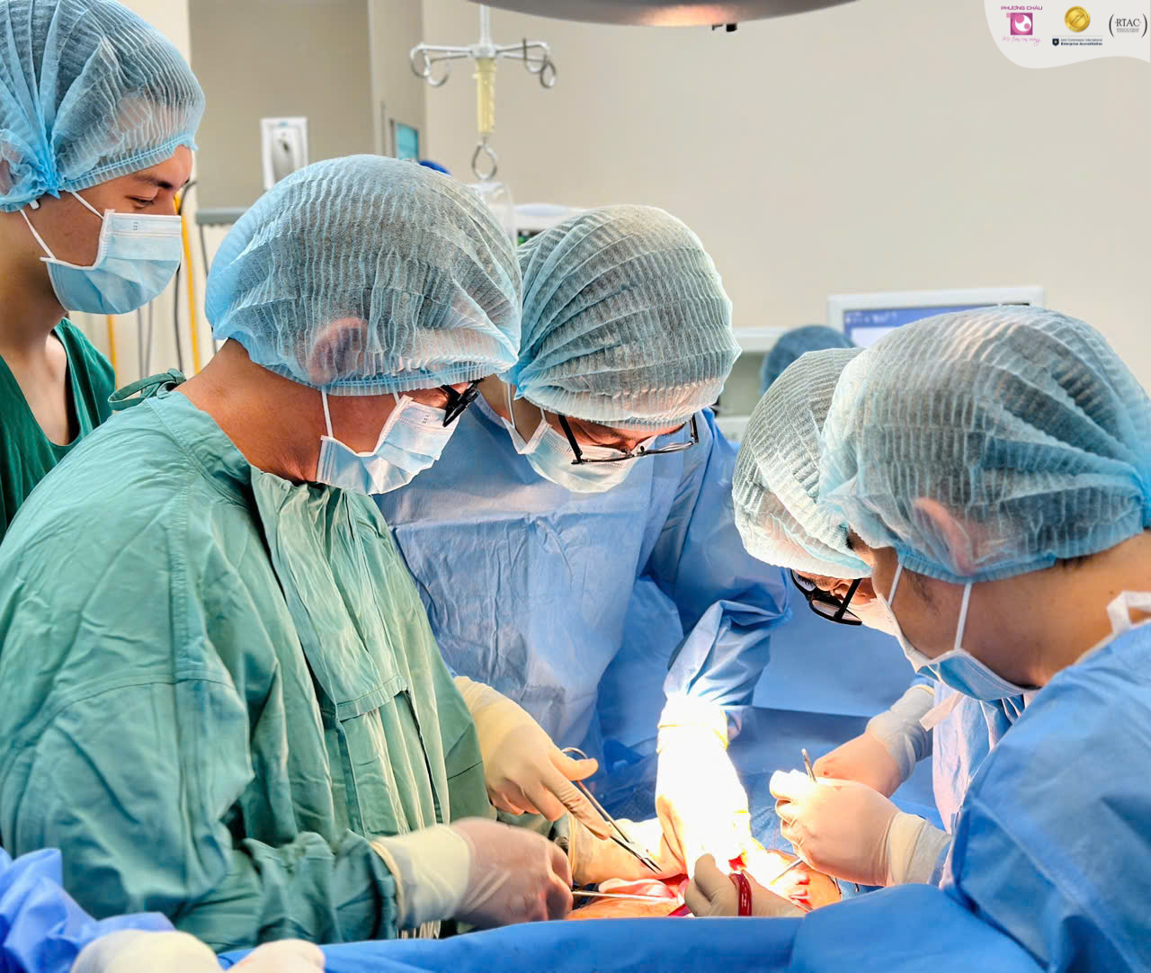 Thai Bám Sẹo Mổ Cũ: Nguy Cơ Mẹ Từng Phẫu Thuật Tử Cung Nên Biết Sớm