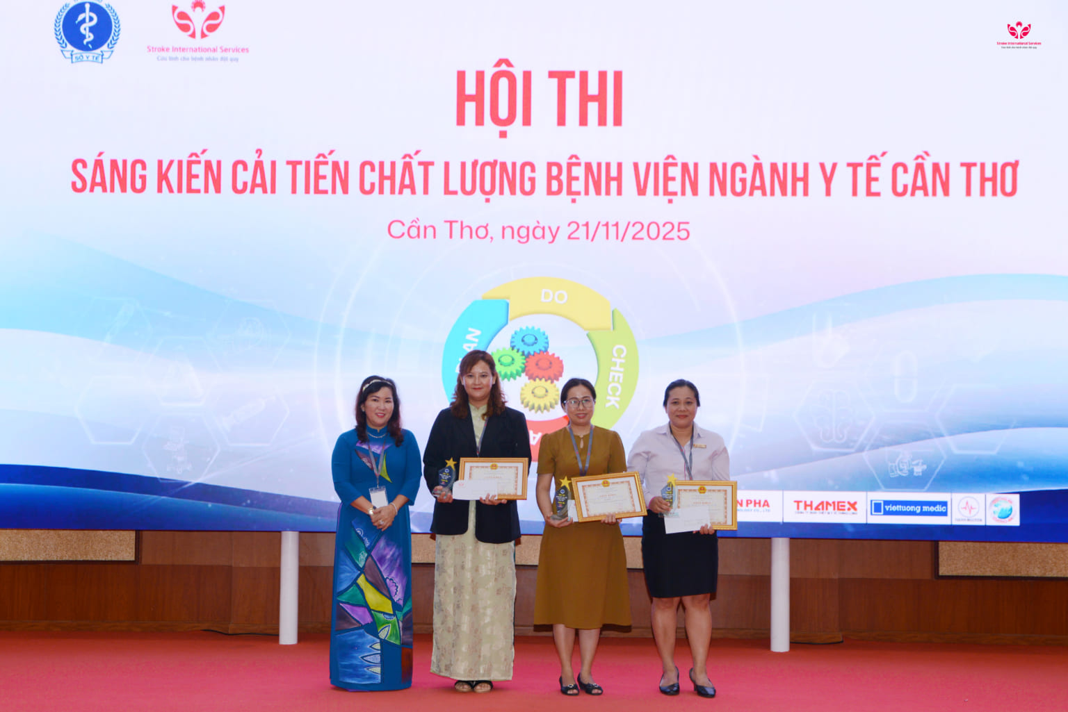 PHƯƠNG CHÂU VÀ HÀNH TRÌNH Ý NGHĨA VÌ CỘNG ĐỒNG MANG TÊN ESG