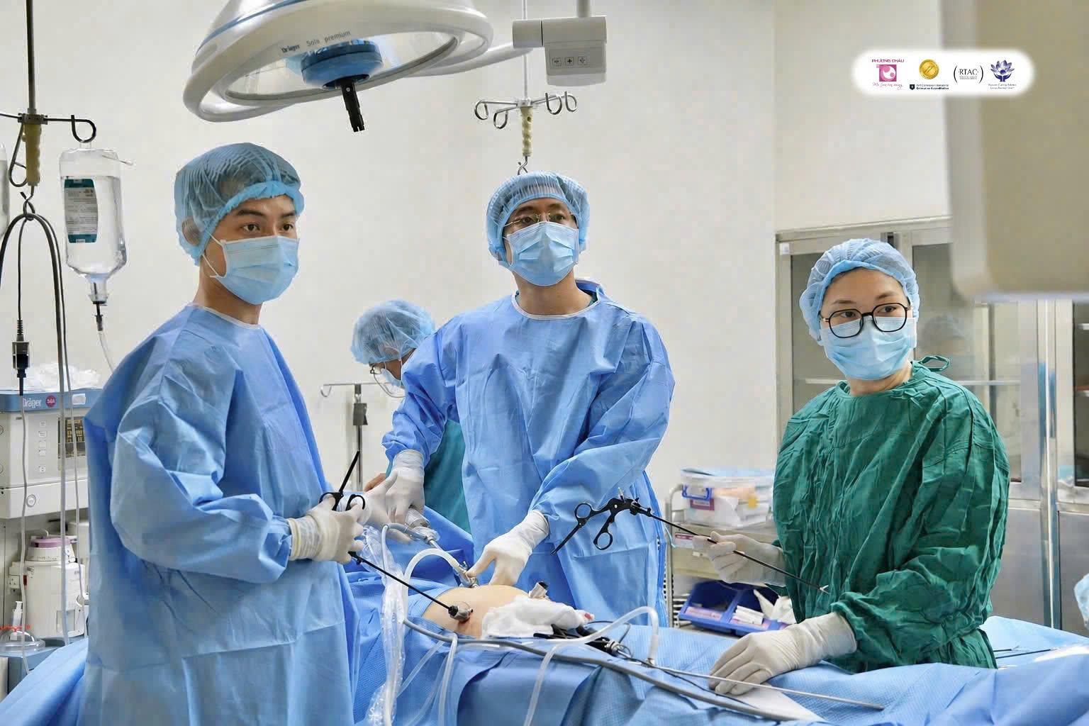 Phẫu thuật u bì to 10cm - Nội soi bảo tồn tử cung cho cô gái 26 tuổi