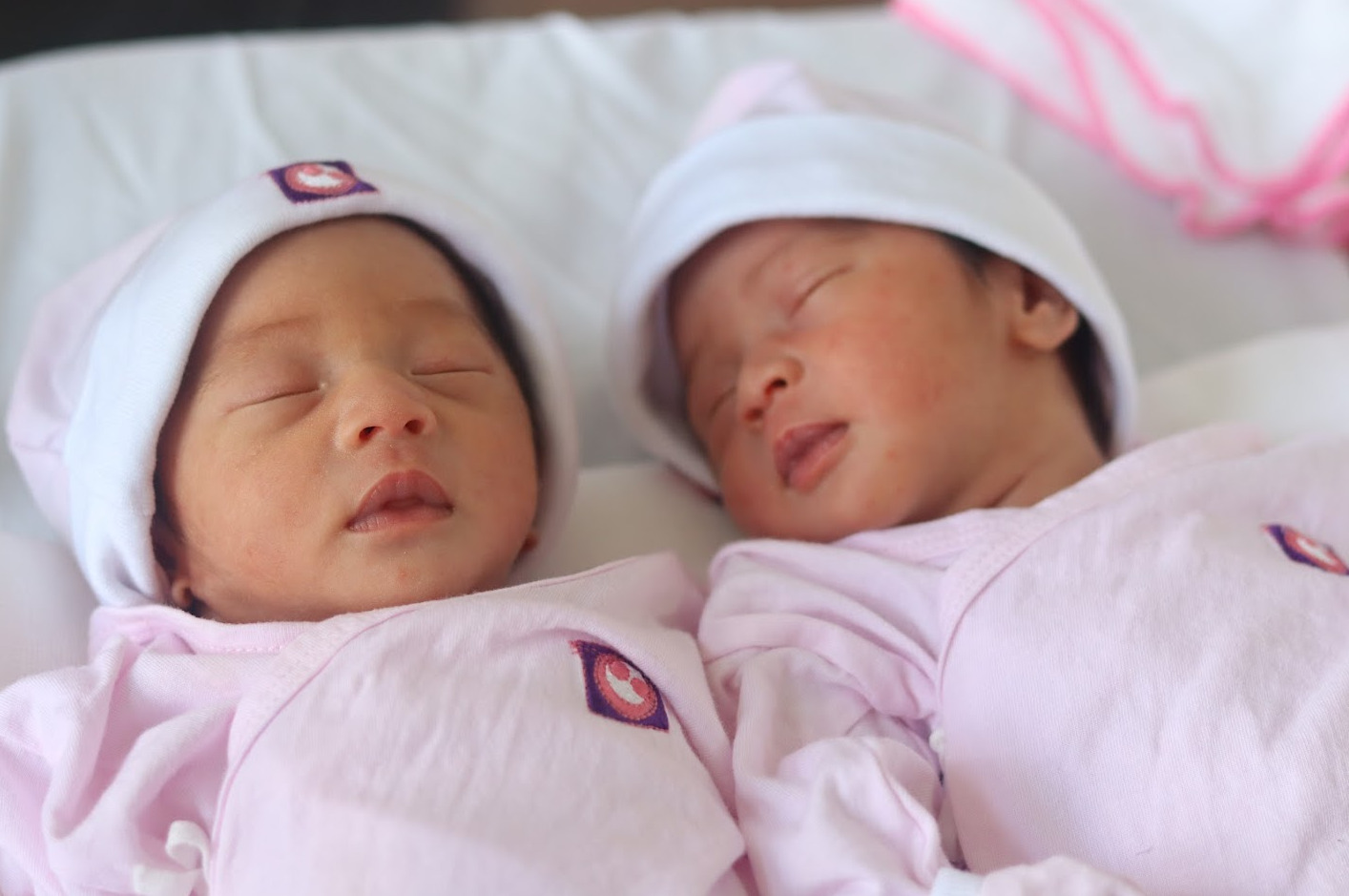 Em bé chào đời tại Phương Châu